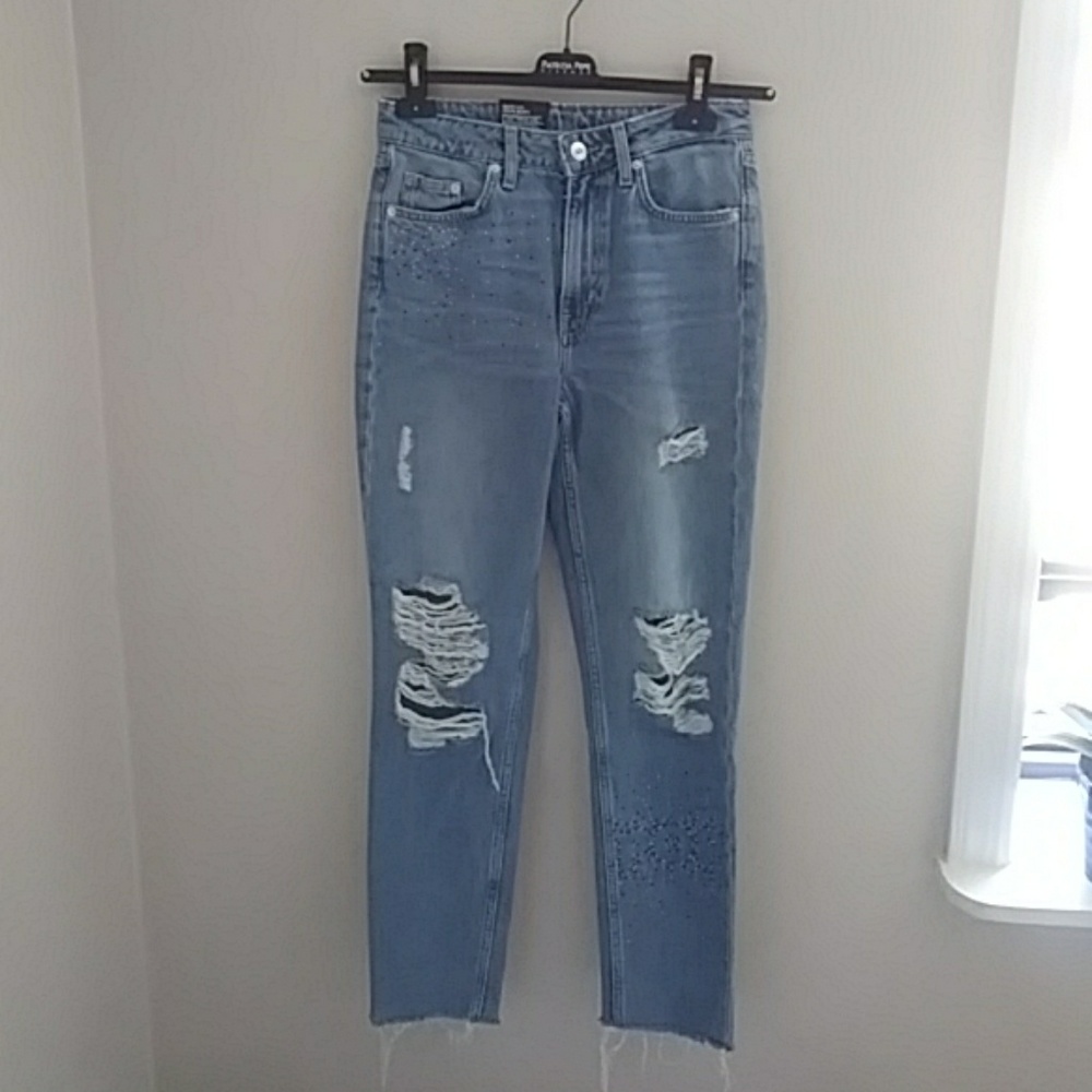 H&M Ripped Booty Fit Jeans US 6
